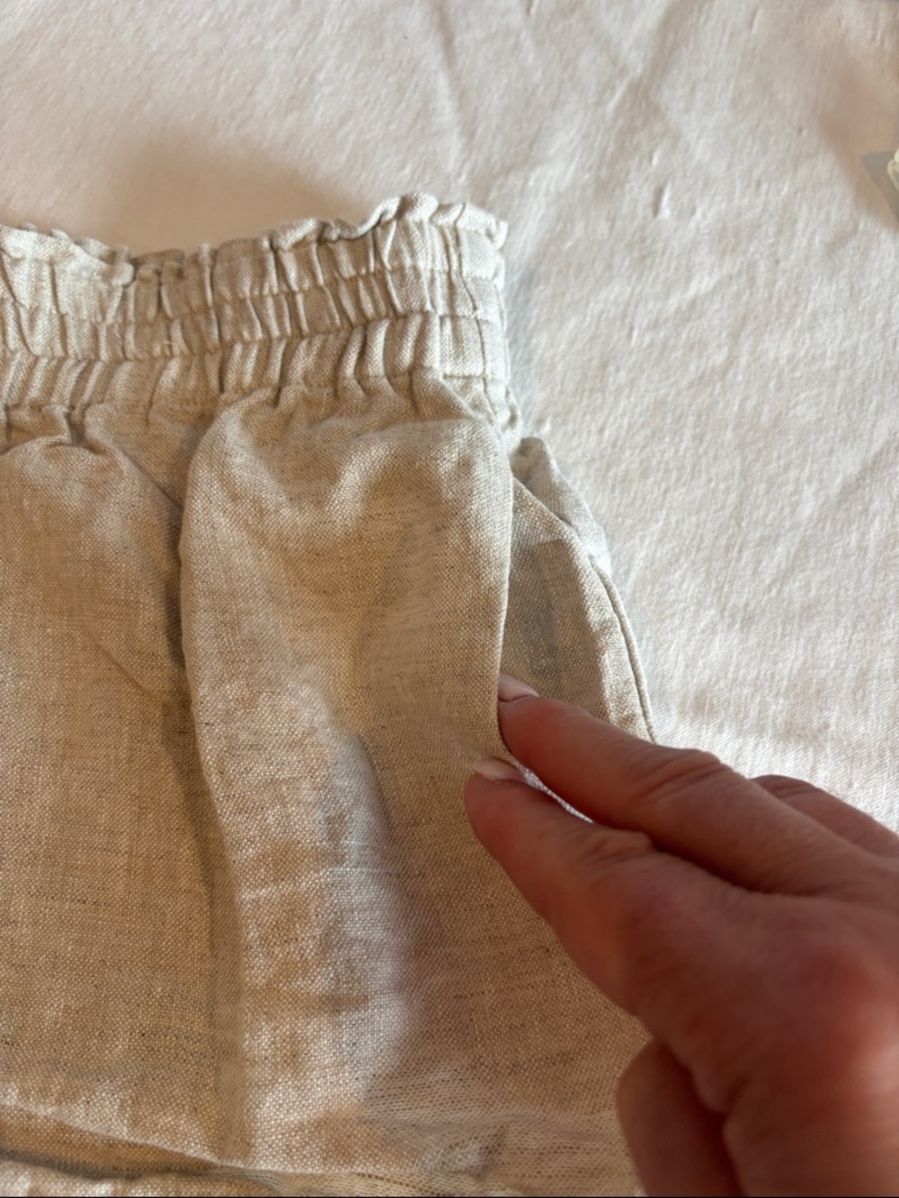 Reformation Mila 100% Linen 3" Shorts in Oatmeal Size XS - Picture 6 of 8